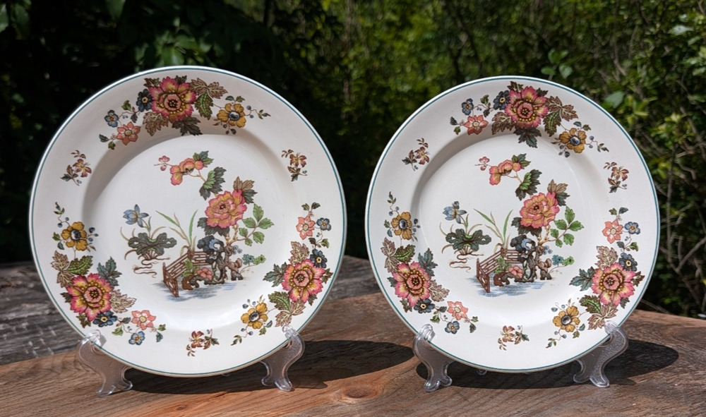 Wedgwood Eastern Flowers Salad Plates 8 3/8" Etruria Barlaston England Set of 2
